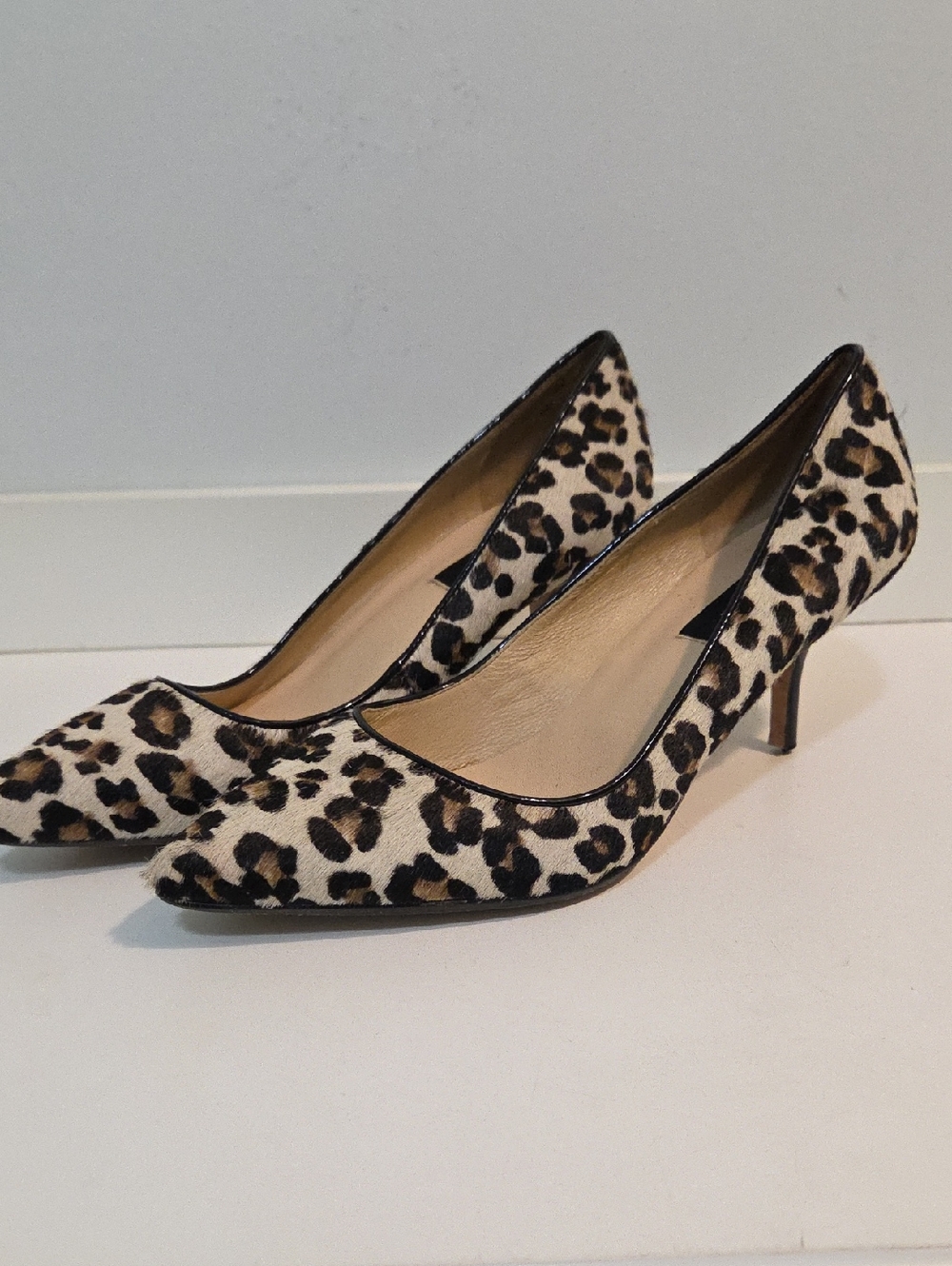Ann Taylor Womens Leopard Print Pointed Toe Kitten Heel Pumps